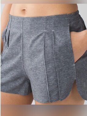 Pleated lululemon shorts